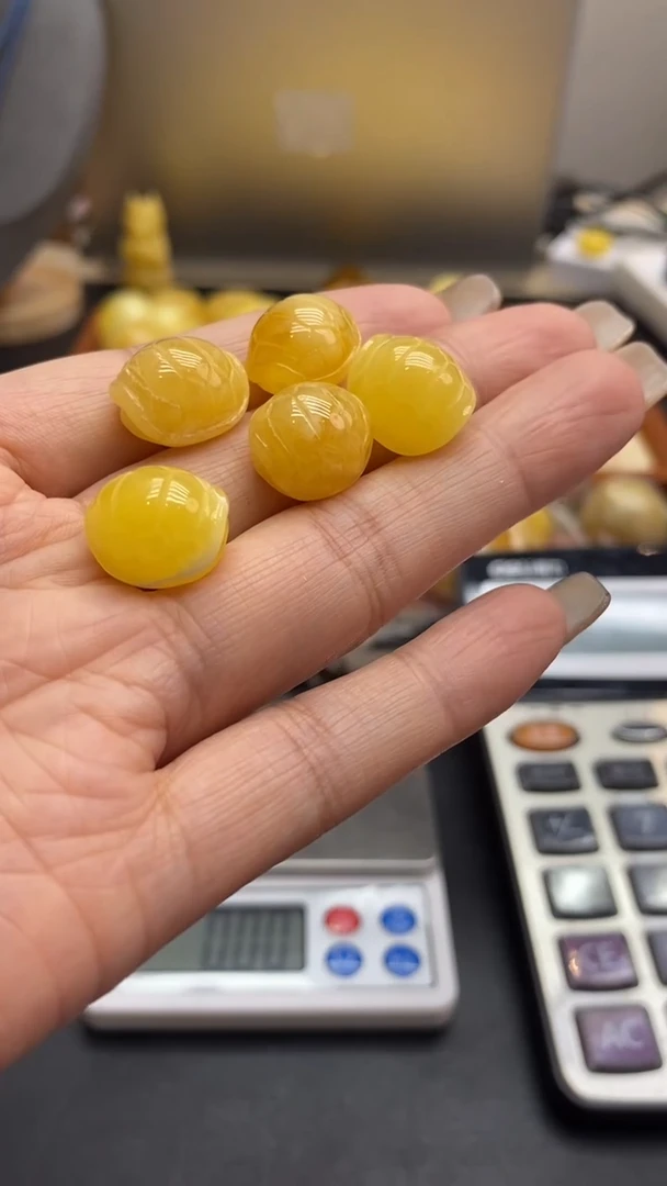 琥珀未镶嵌珠宝奇石819多样性发其一默认有瑕