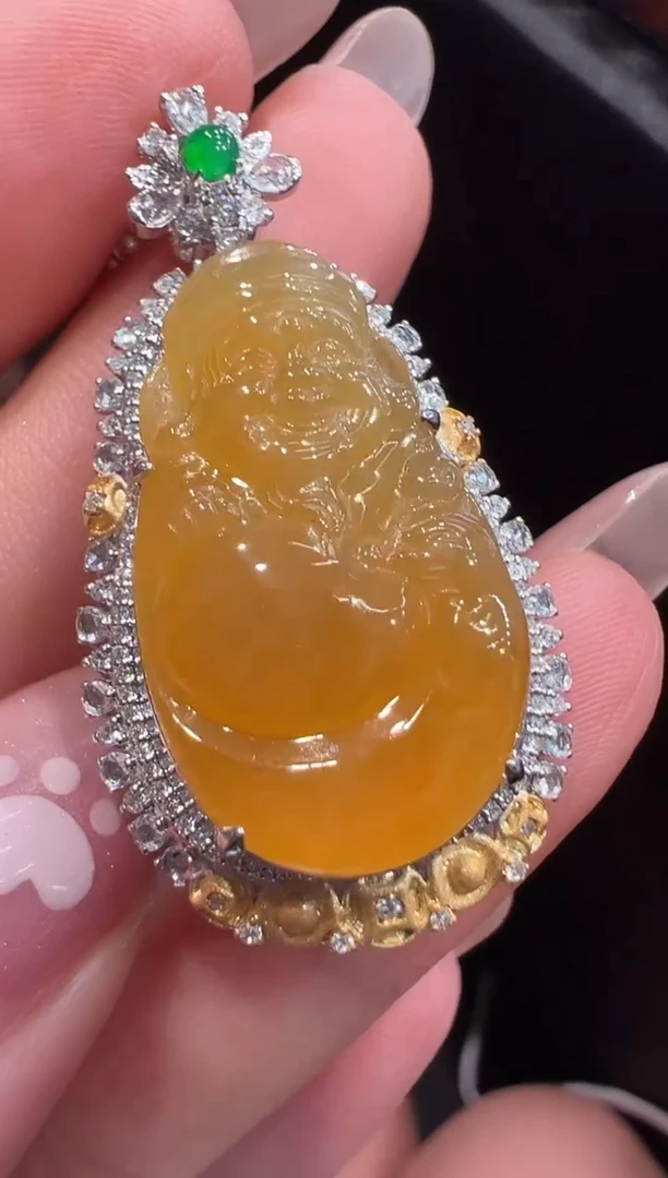 颈饰18K金镶嵌翡翠吊坠