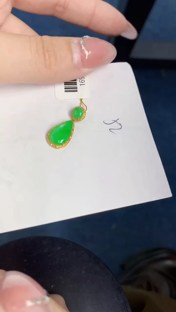 【闪购商品】翡翠颈饰18K金镶嵌000000000