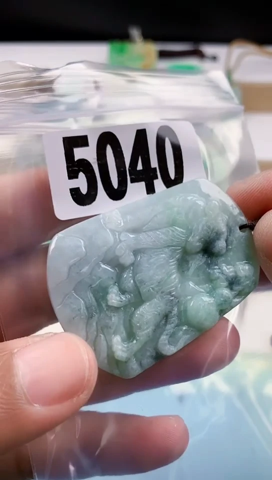 【闪购商品】翡翠挂件未镶嵌天然翡翠吊坠挂件