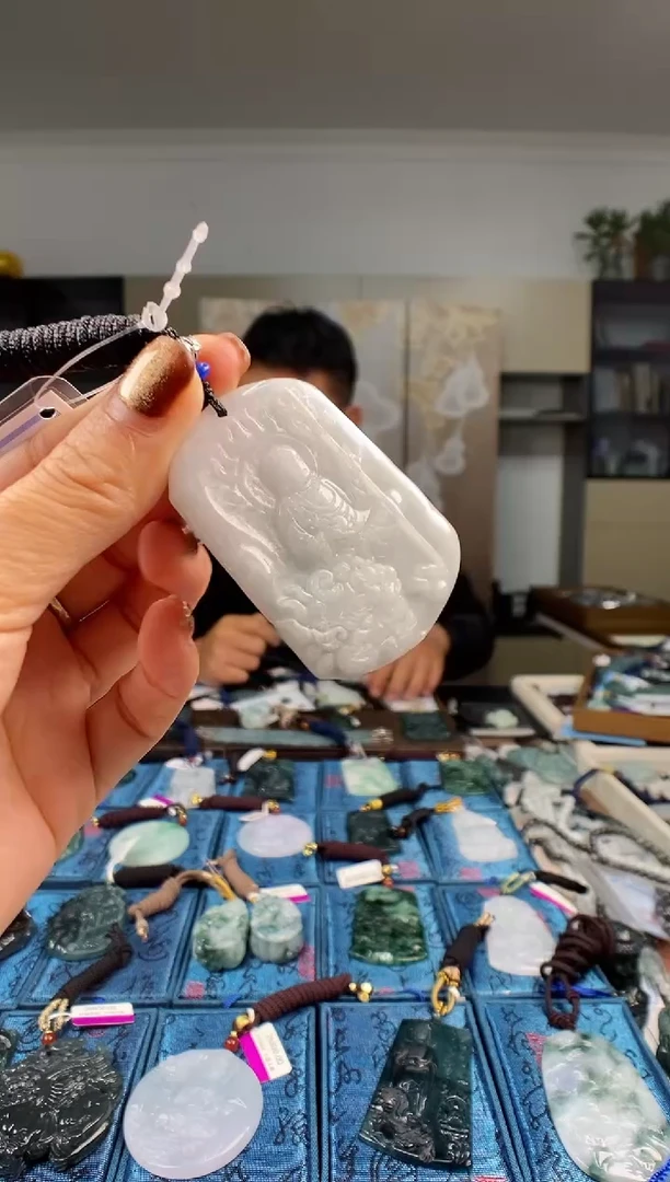 颈饰未镶嵌翡翠多样性发其一