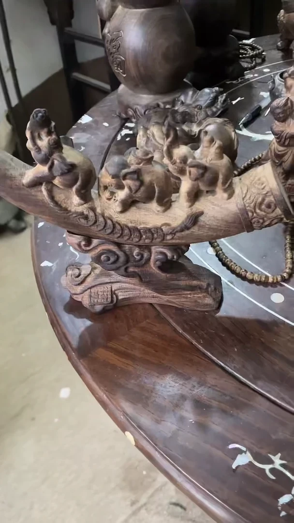 【闪购商品】木木雕新年快乐香木摆件