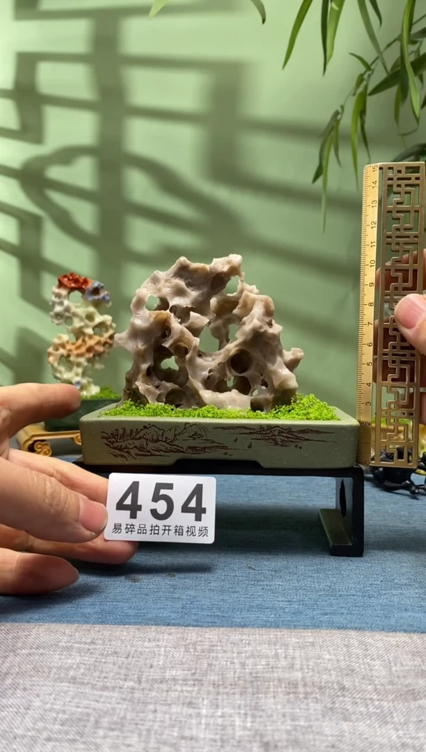 【闪购商品】树脂制品底座 石头是费县玲珑石454号