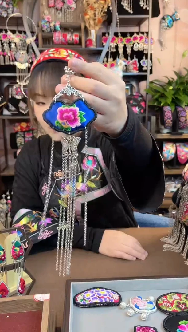 织绣  民族风手工非遗老绣饰品171