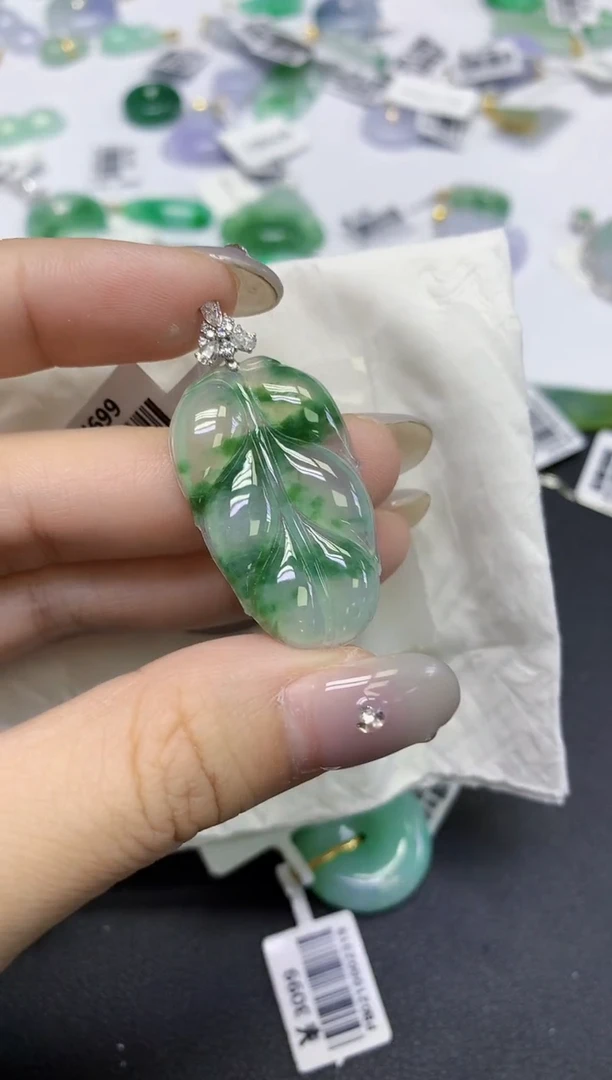 颈饰18K金镶嵌翡翠天然缅甸翡翠A货百元以上9元证书费自理