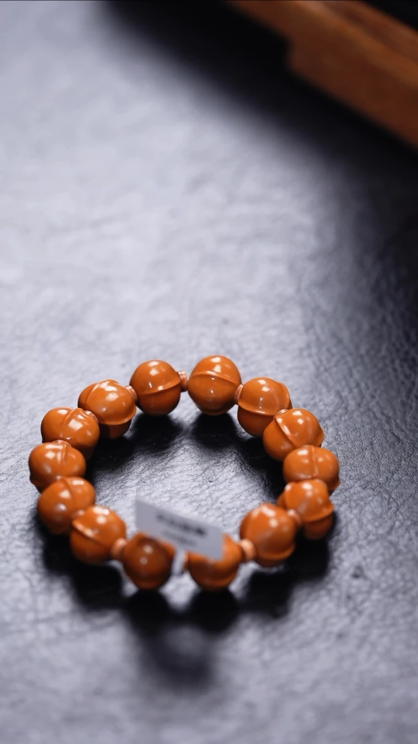 【闪购商品】橄榄核吊坠功利化