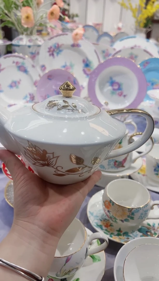 【闪购商品】骨瓷大壶