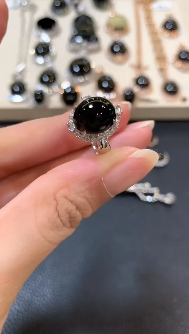 翡翠戒指18K金镶嵌m68
