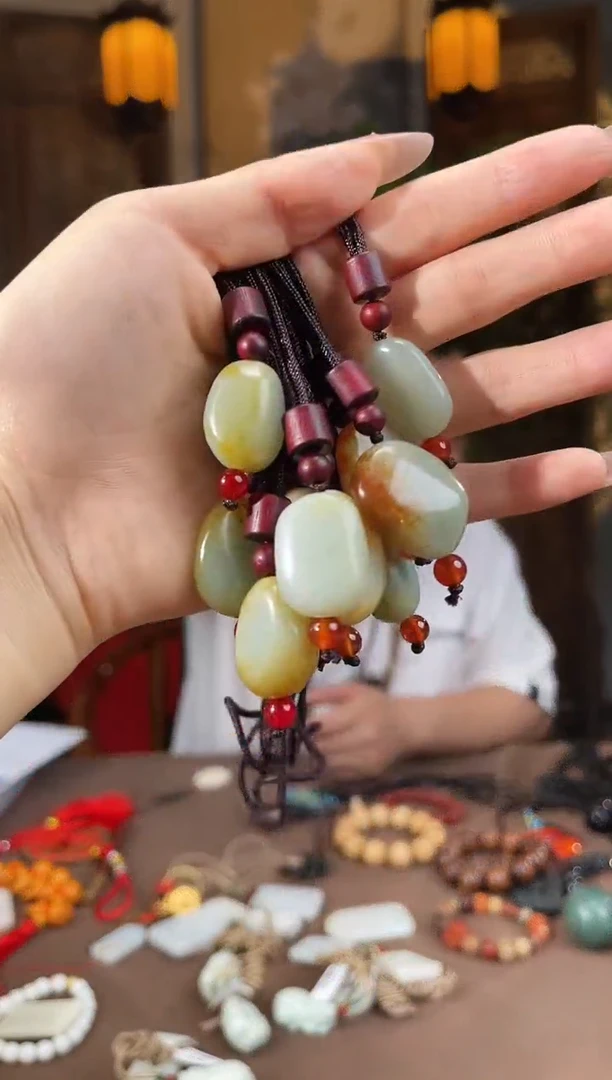 和田玉未镶嵌颈饰和田玉未镶嵌颈饰B435