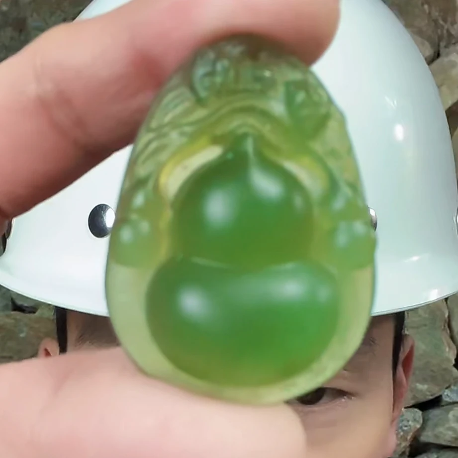 《孙总矿业 抖音发货》纯天然玉石葫芦吊坠多样性发其一