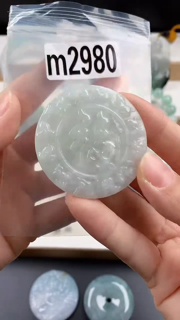 颈饰未镶嵌翡翠天然翡翠吊坠挂件