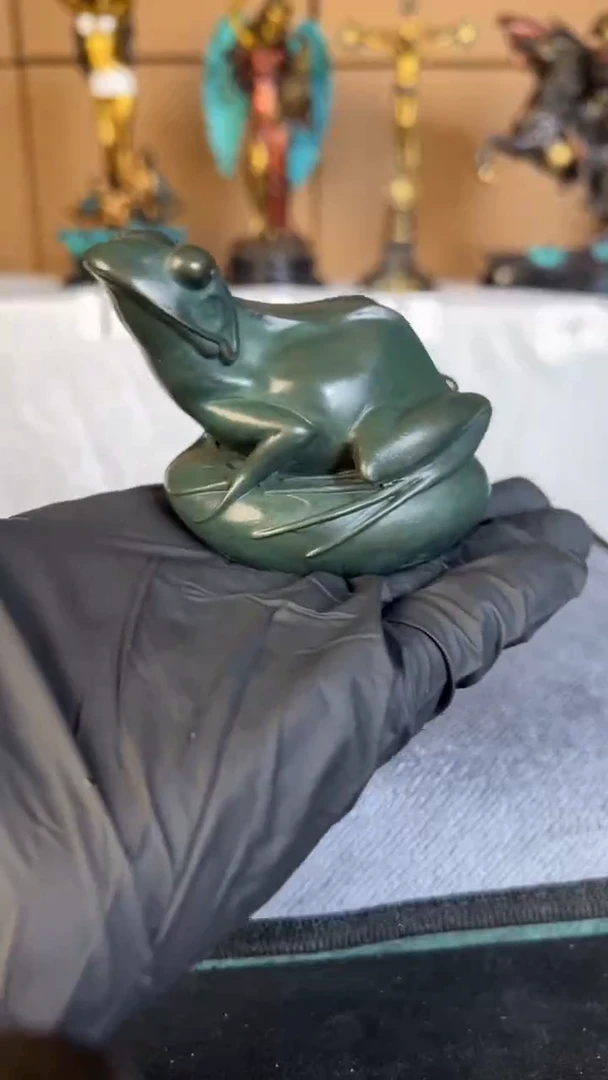 精铜材质精美雕塑