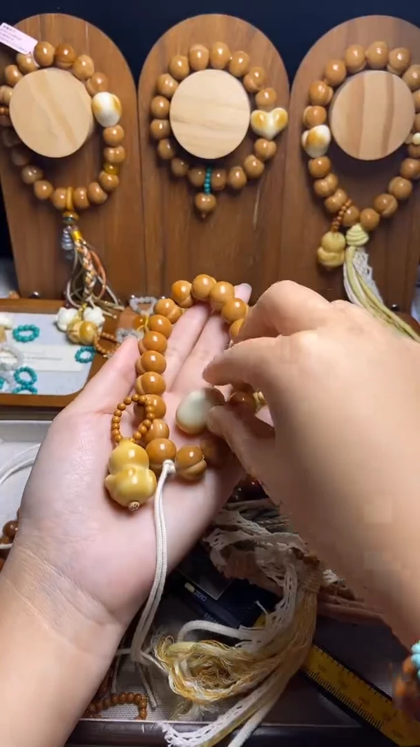 手串猴头核桃卡****姐全品光面柯基爱心黄跑环悟道猫吊坠奶油流苏