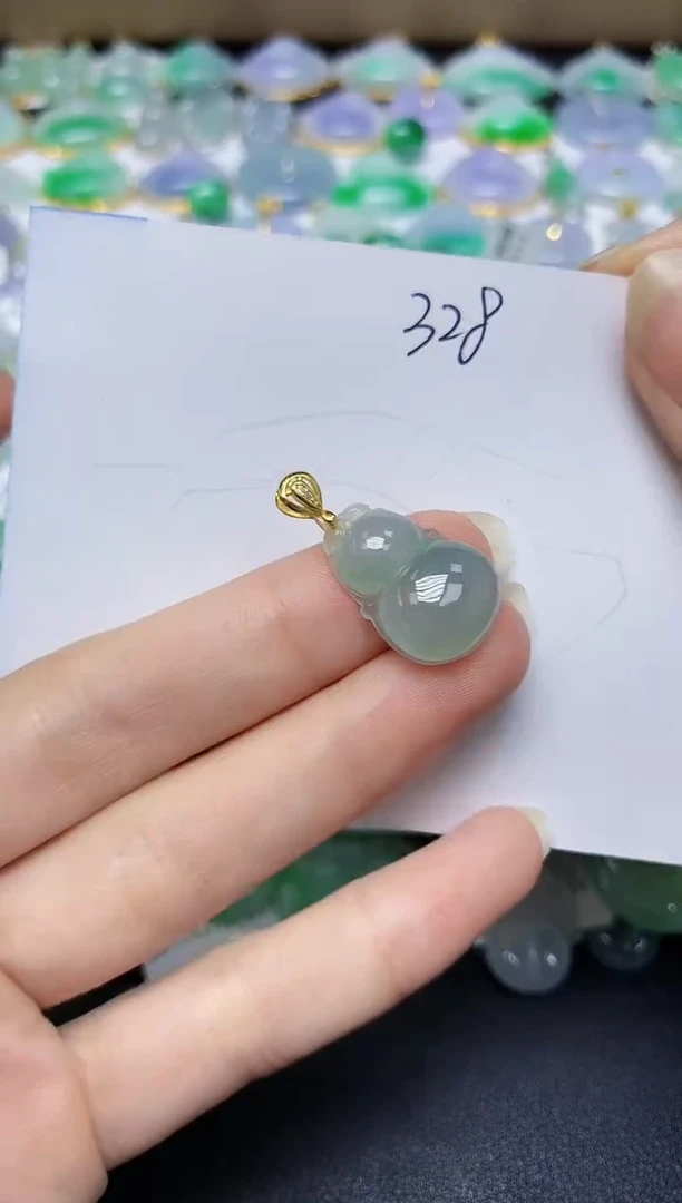 翡翠未镶嵌颈饰 天然缅甸翡翠A货