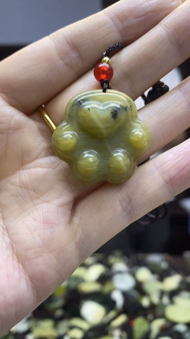 未镶嵌岫玉挂件