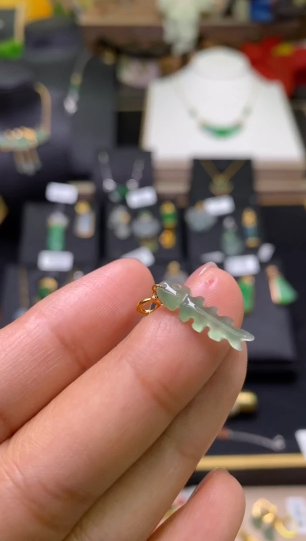 【闪购商品】翡翠颈饰18K金镶嵌净货18019