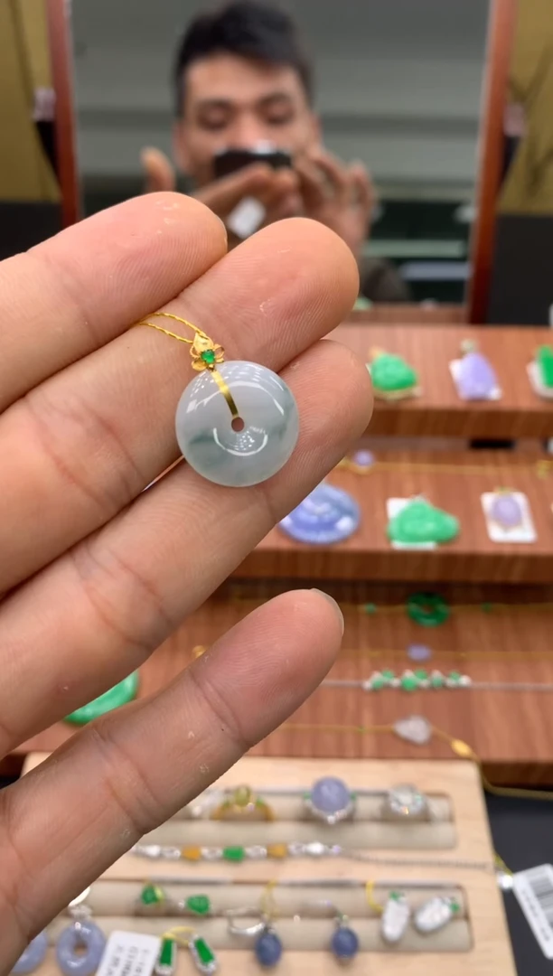 吊坠(不含链)18K金镶嵌翡翠平安扣