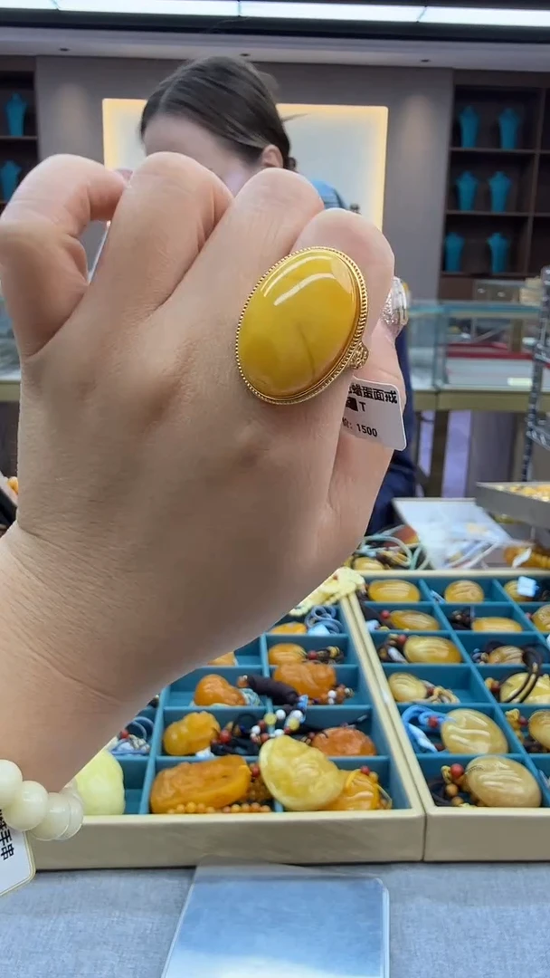 未镶嵌琥珀戒指77秒拍号 假一罚三