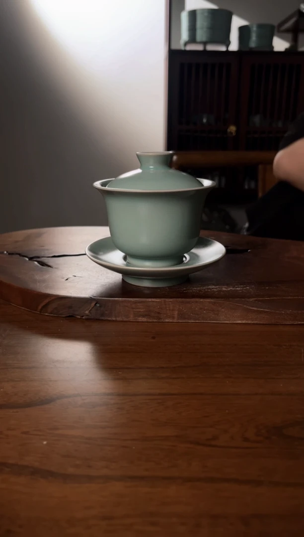 洋**人原产地汝瓷仿古釉色元宝三才盖碗