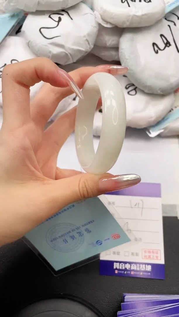 和田玉手镯未镶嵌16K17-56