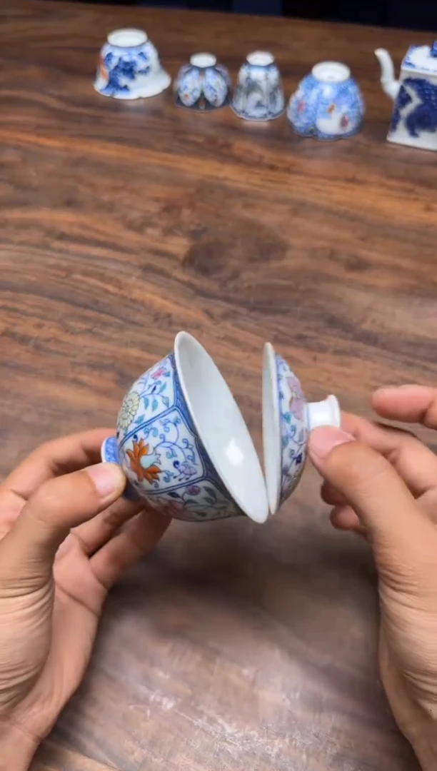朴真堂 斗彩花卉八开窗 盖碗