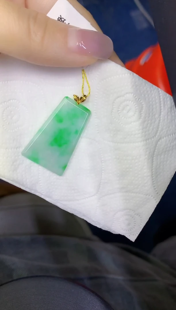 颈饰18K金镶嵌翡翠缅甸天然翡翠A货