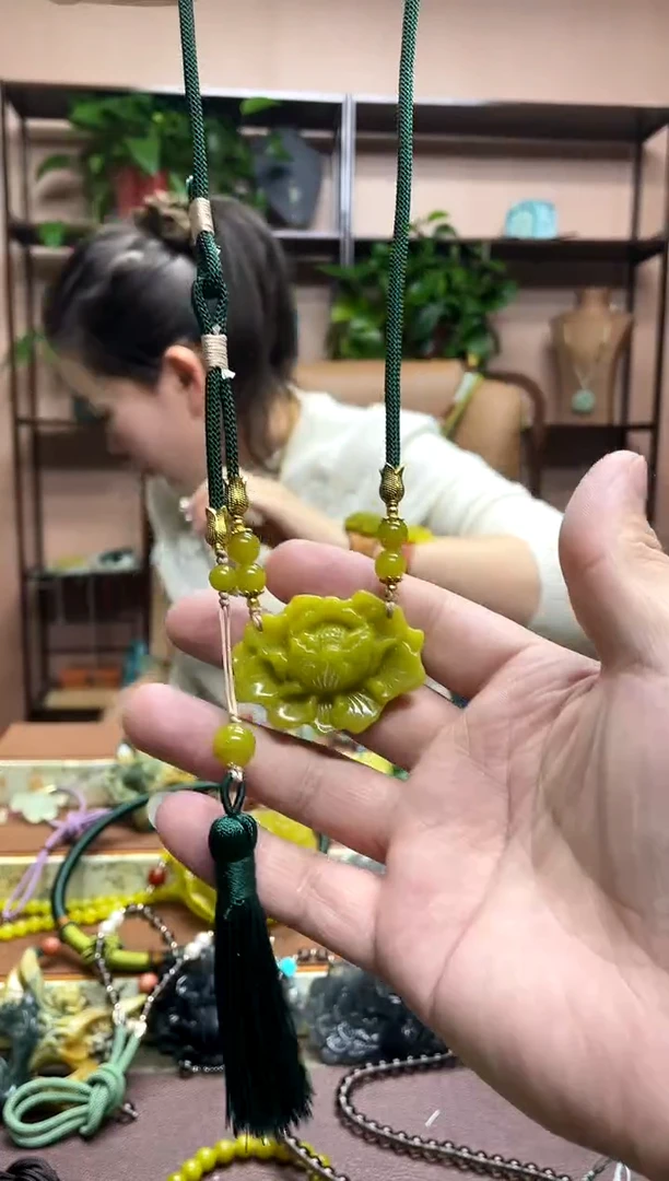未镶嵌岫玉吊坠·1