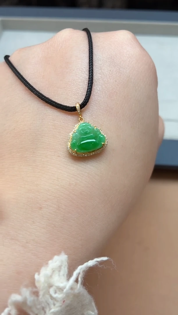 颈饰18K金镶嵌翡翠挂件