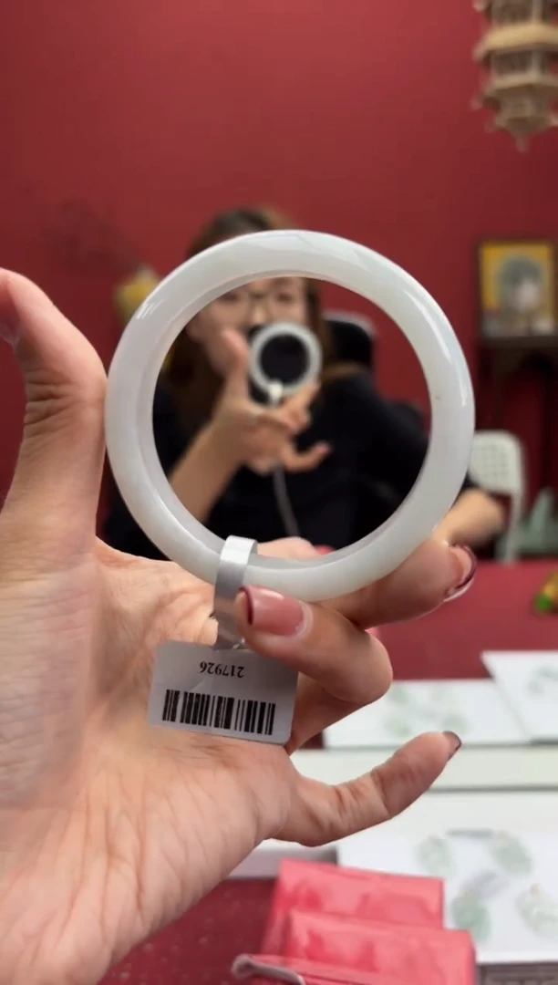 【闪购商品】翡翠手镯未镶嵌14手镯