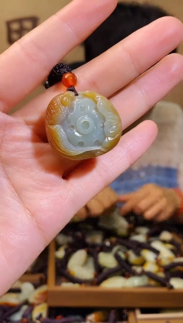 和田玉未镶嵌颈饰1