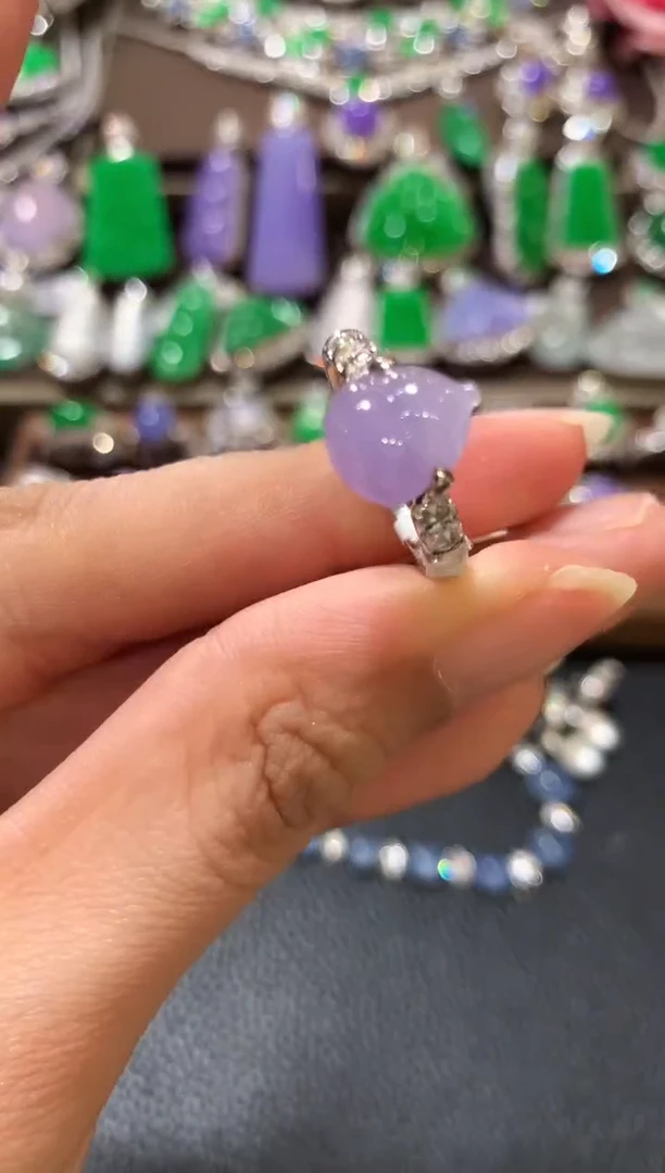 18K金镶嵌戒指翡翠m25  紫色有色差