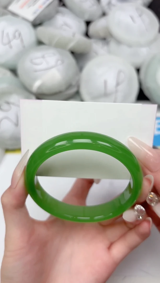 未镶嵌手镯石英质玉170-65.2