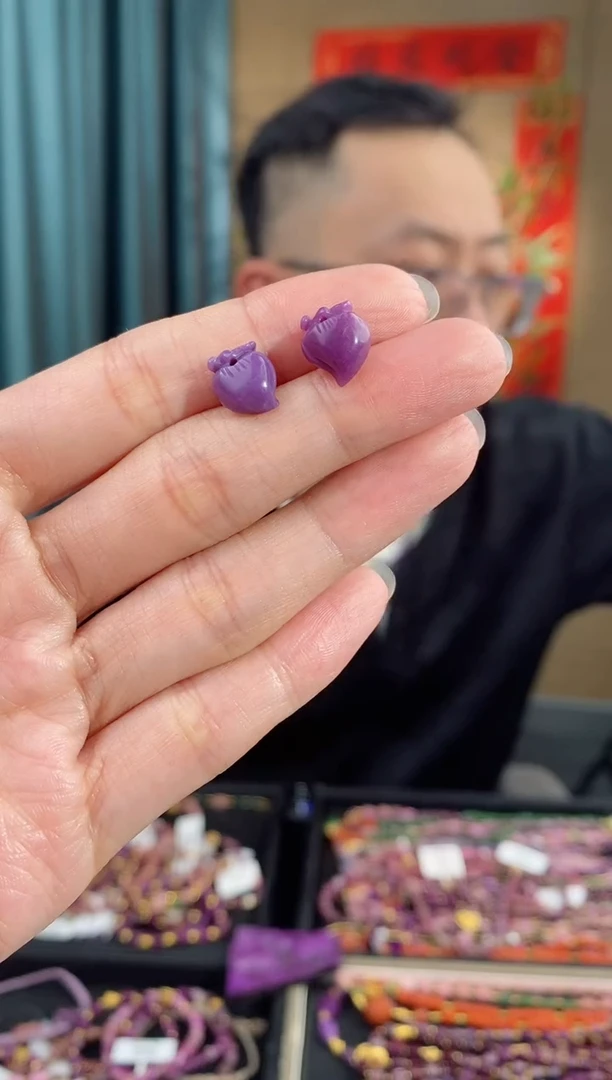 【闪购商品】苏纪石（舒俱来）耳钉18K金镶嵌674