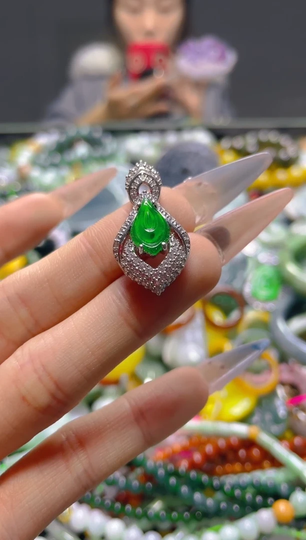 颈饰未镶嵌翡翠/D/翡翠A货，一件也是批发价