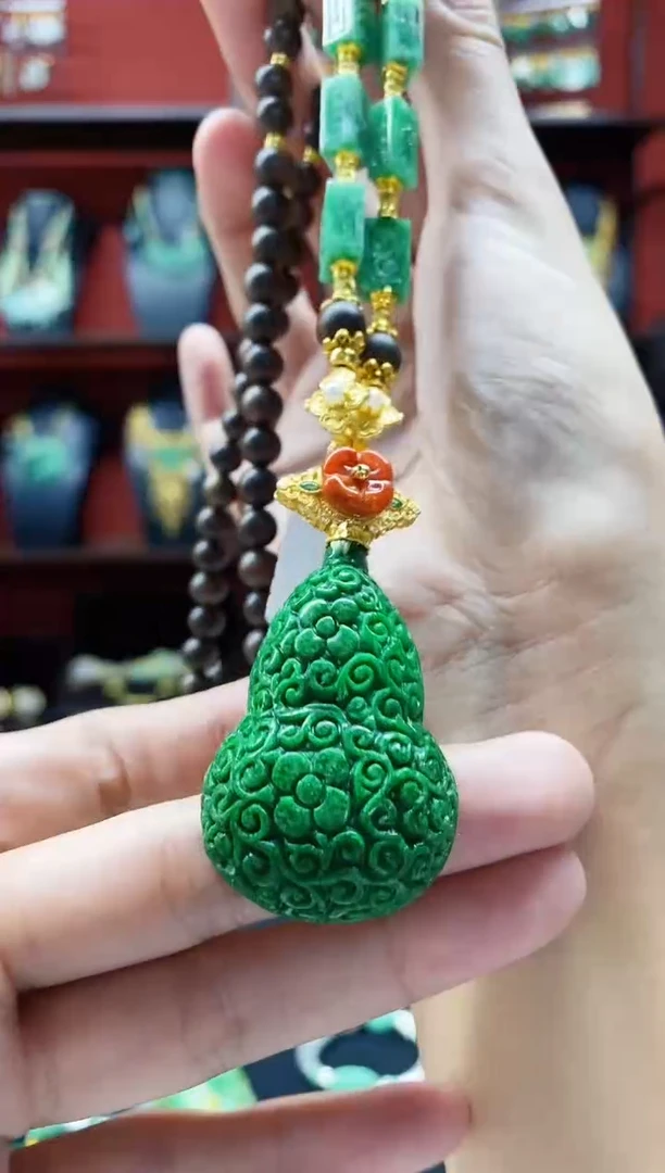 颈饰未镶嵌翡翠吊坠