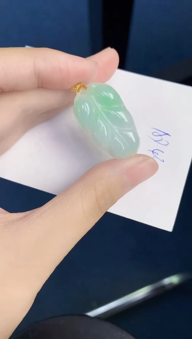 翡翠未镶嵌颈饰天然翡翠缅甸A货
