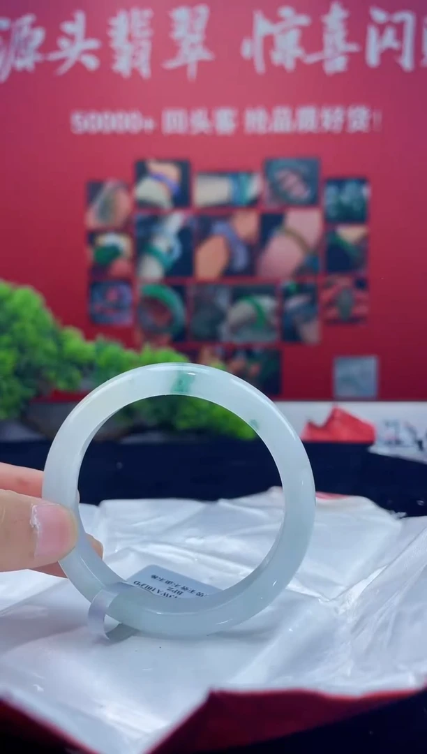 翡翠手镯未镶嵌手镯7