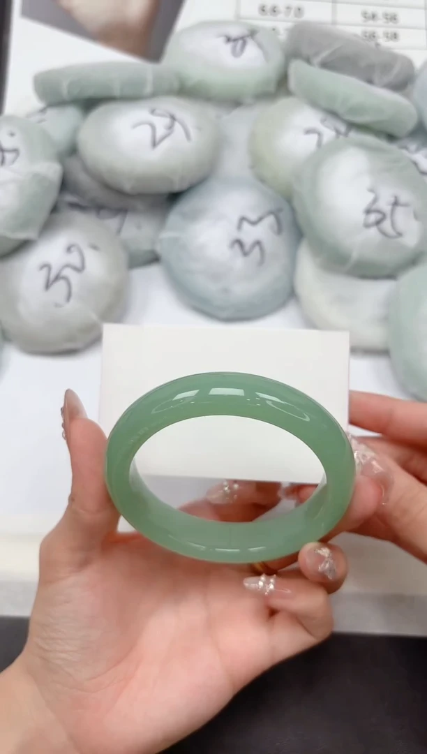 未镶嵌手镯石英质玉117-60.2