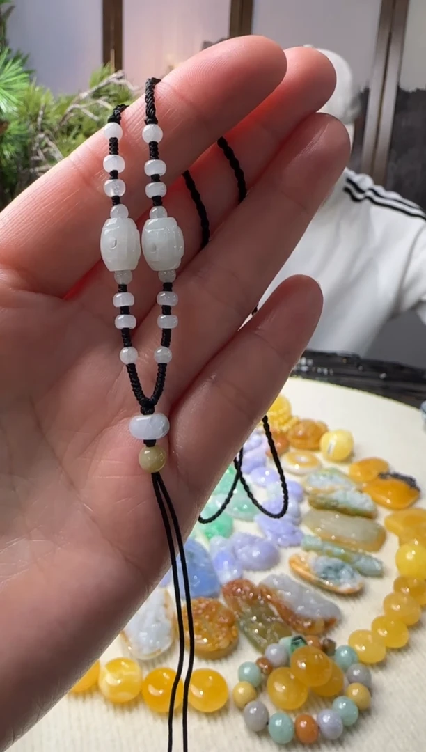 颈饰未镶嵌翡翠吊坠