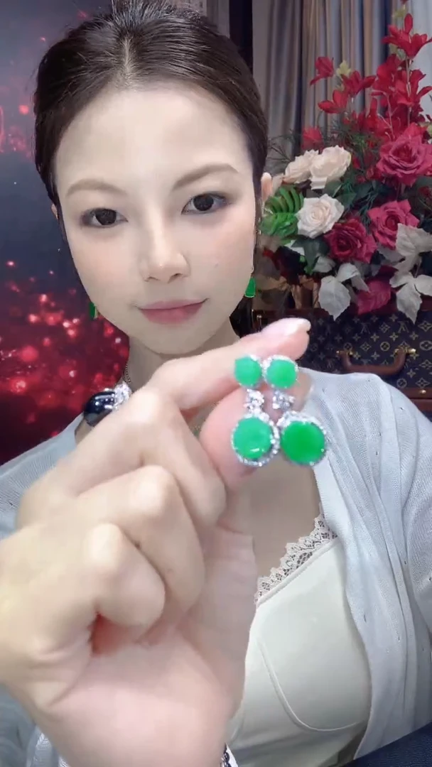 18K金镶嵌翡翠耳饰A130