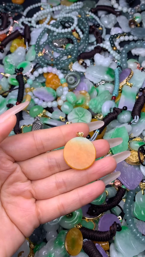 翡翠未镶嵌颈饰天然缅甸翡翠吊坠