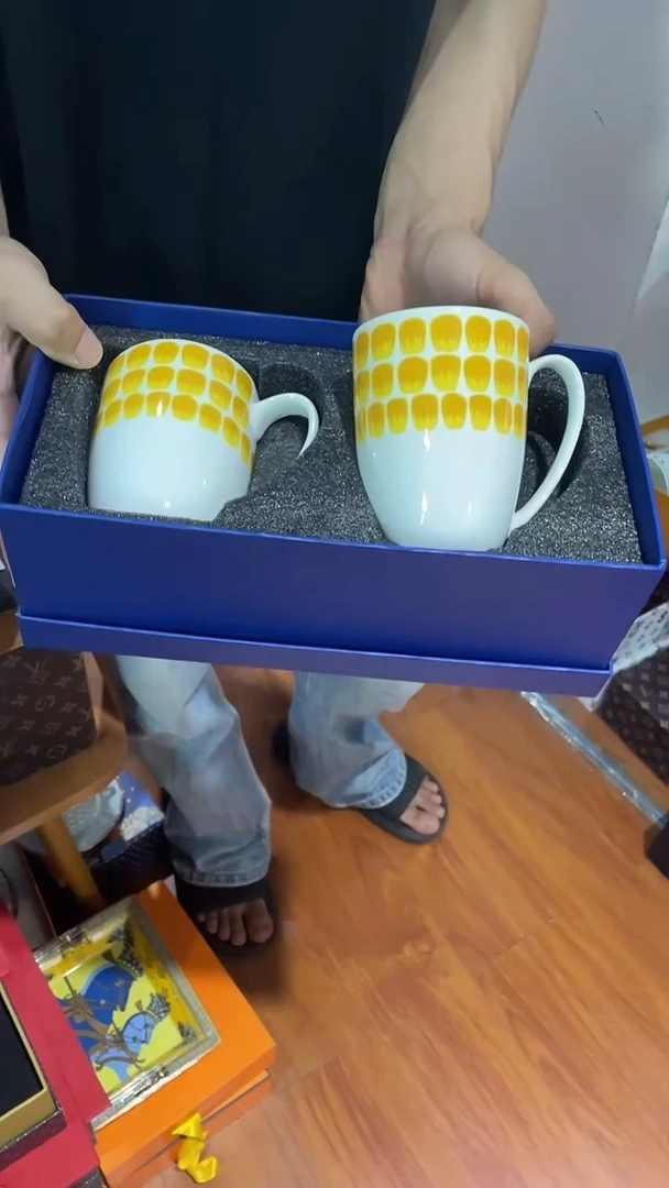 杯鸿辉家品牌瓷器，京东包邮！