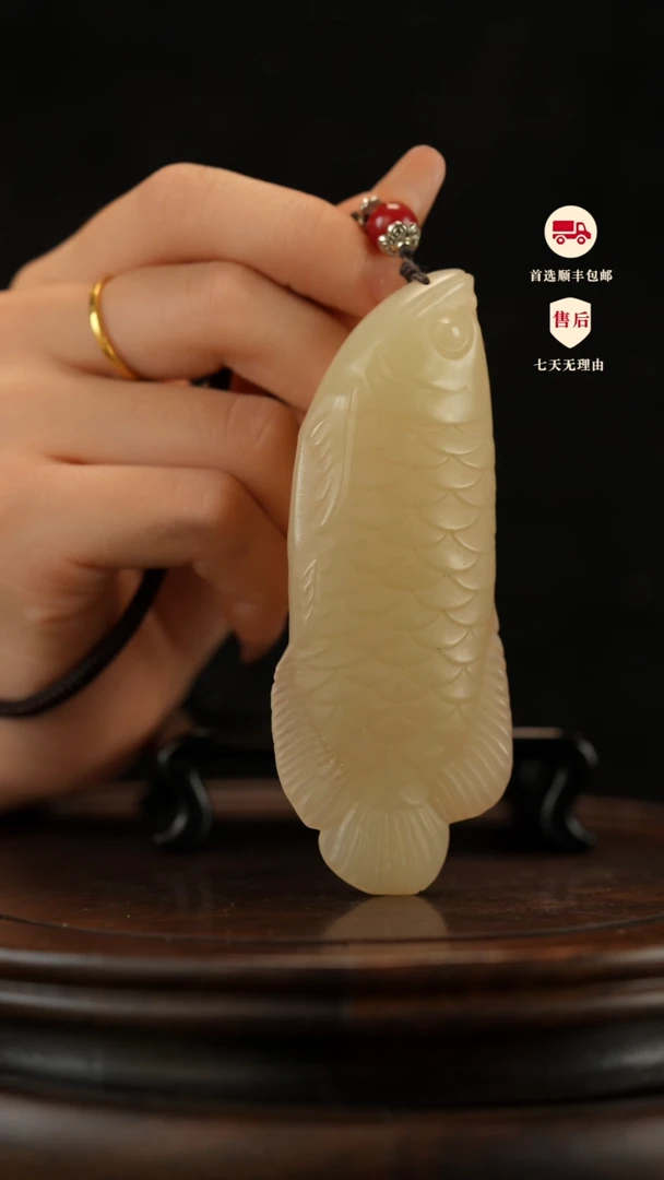 云南石竹叶青雕刻：金龙鱼手把件挂件