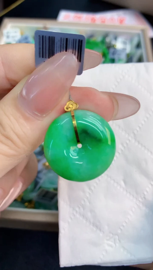 翡翠18K金镶嵌吊坠(不含链)1