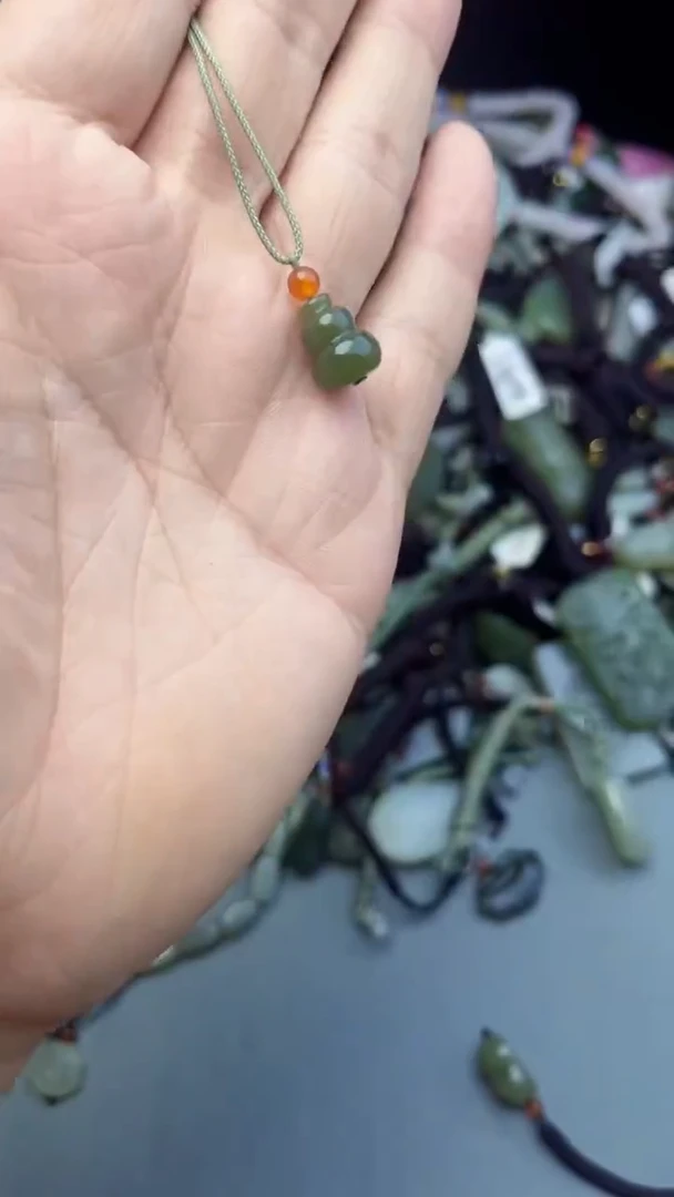 和田玉未镶嵌颈饰多样性发货   拍一发一