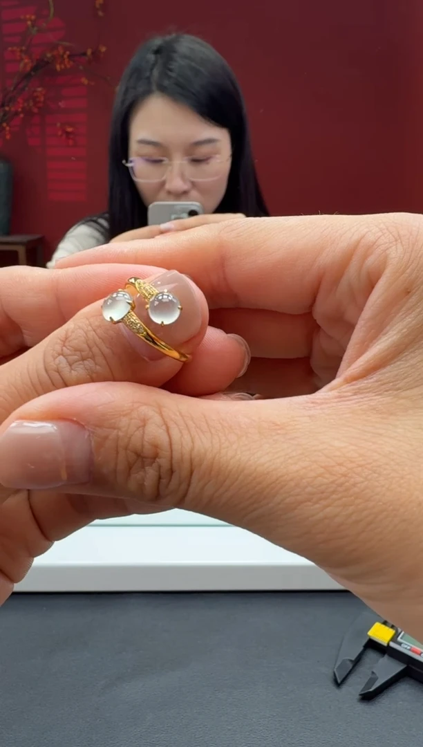 18K金镶嵌戒指翡翠戒指