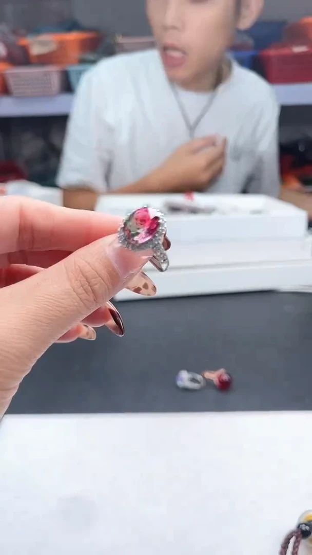 未镶嵌手串石英质玉戒指