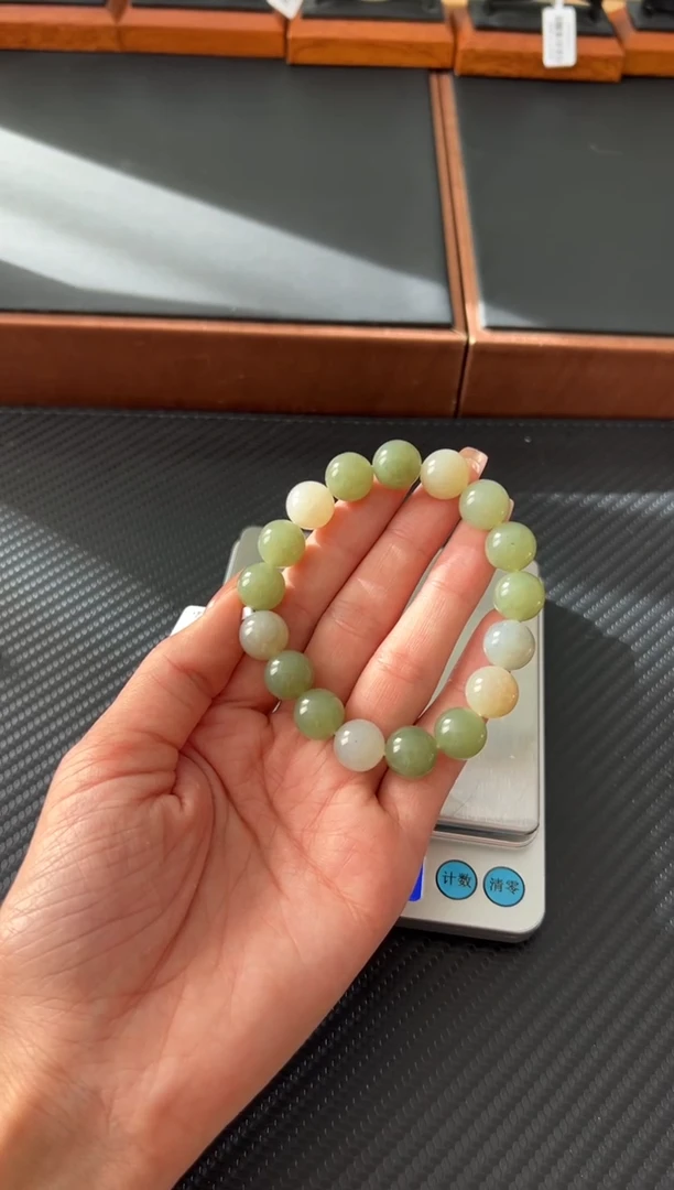 未镶嵌手串和田玉若羌微色差卡12K