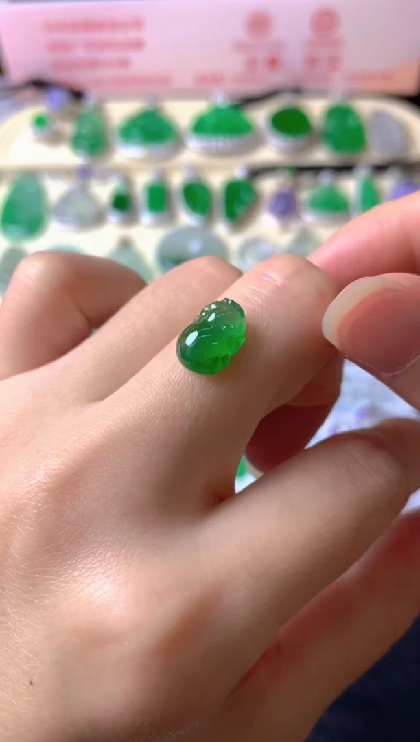 未镶嵌定制翡翠珠?裸玉（客户意向镶嵌）