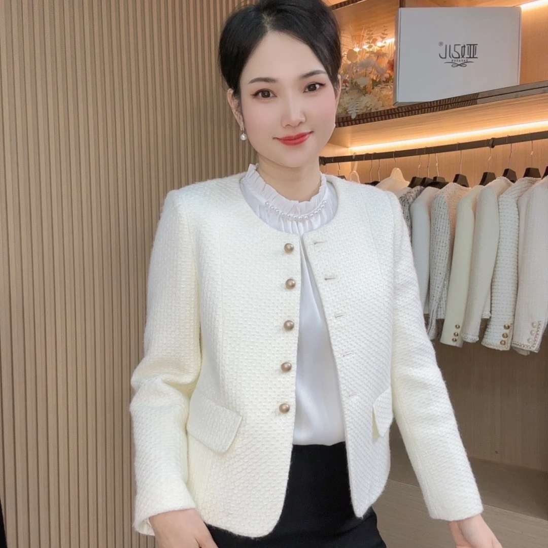 亚妃儿2025春款暖白年轻显贵短外套小香风气质洋气短款时尚百搭